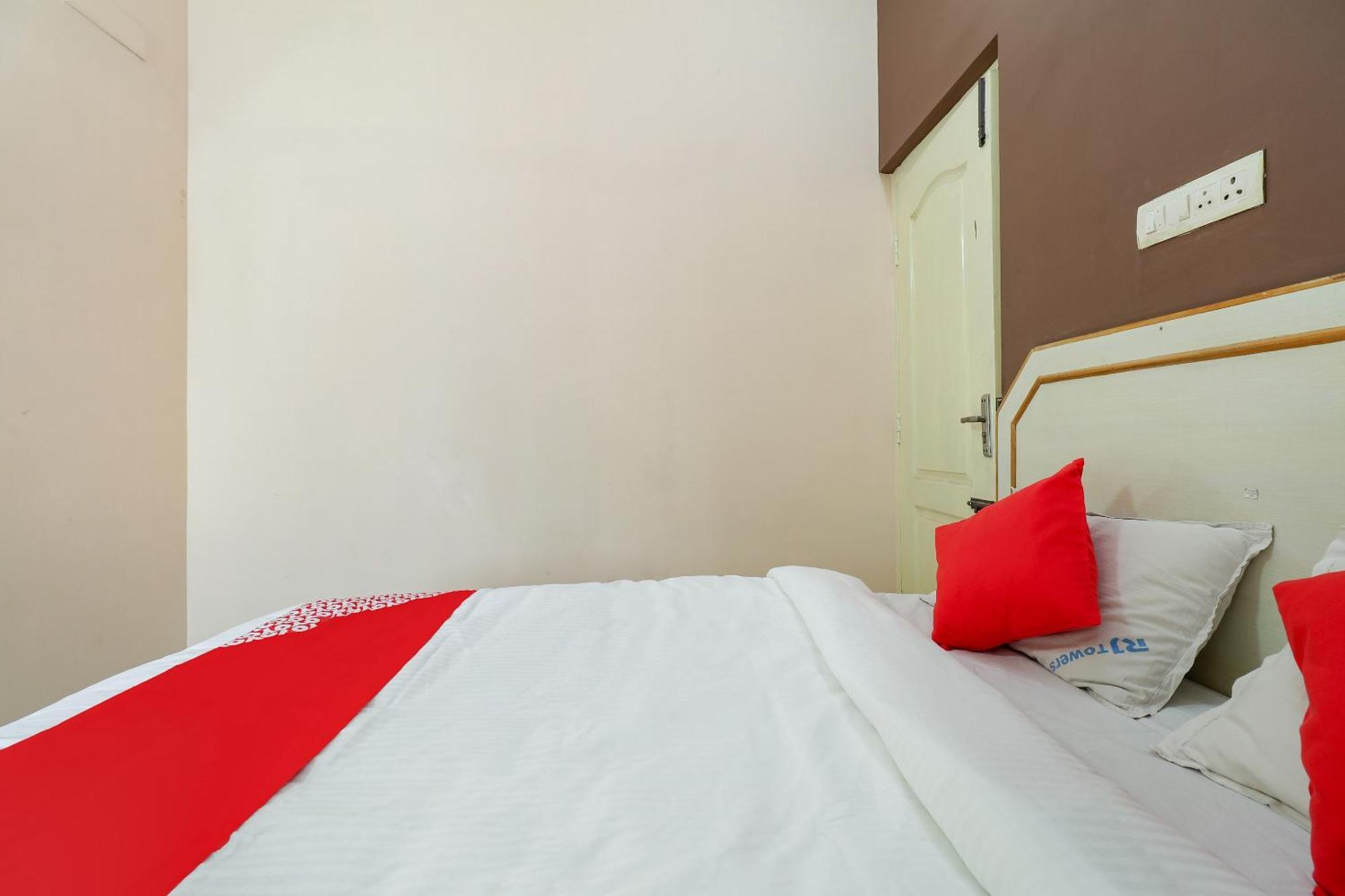 โอโย 70557 รอยัล ไพรด์ Hotel Tallakulam ภายนอก รูปภาพ
